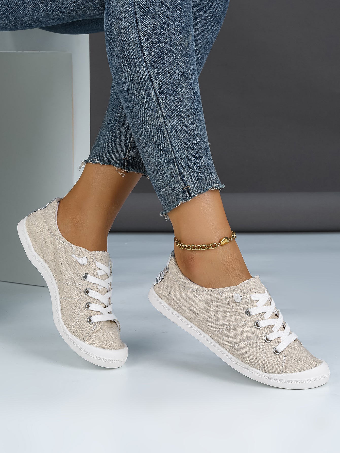 Women's Plaid Canvas Lace-Up Sneakers