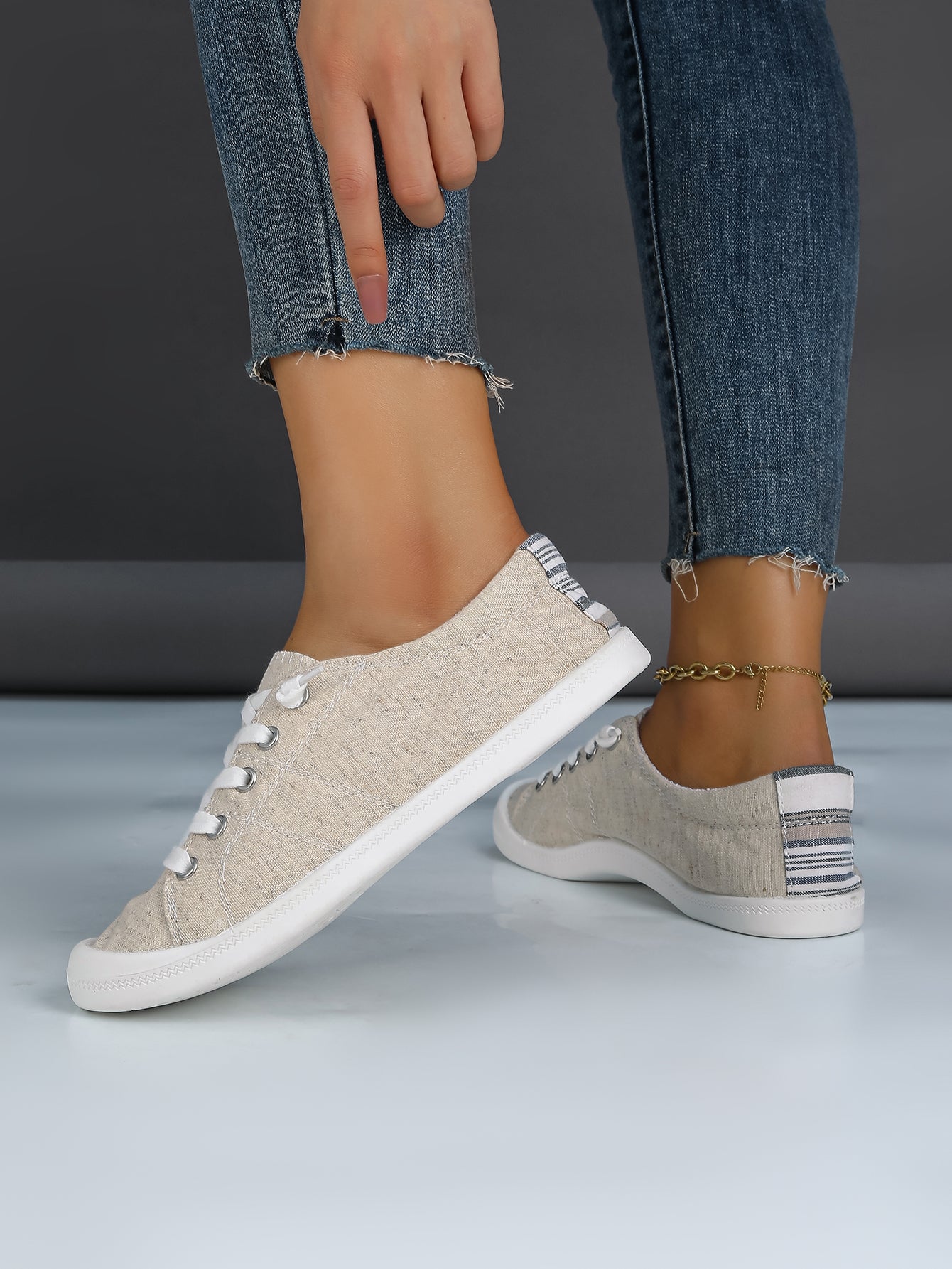 Women's Plaid Canvas Lace-Up Sneakers