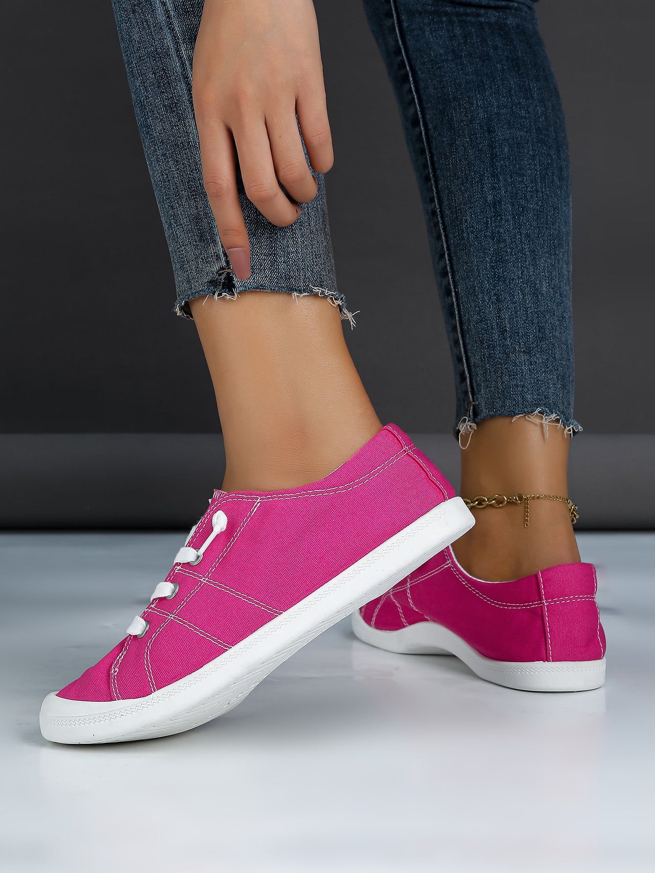 Women's Plaid Canvas Lace-Up Sneakers