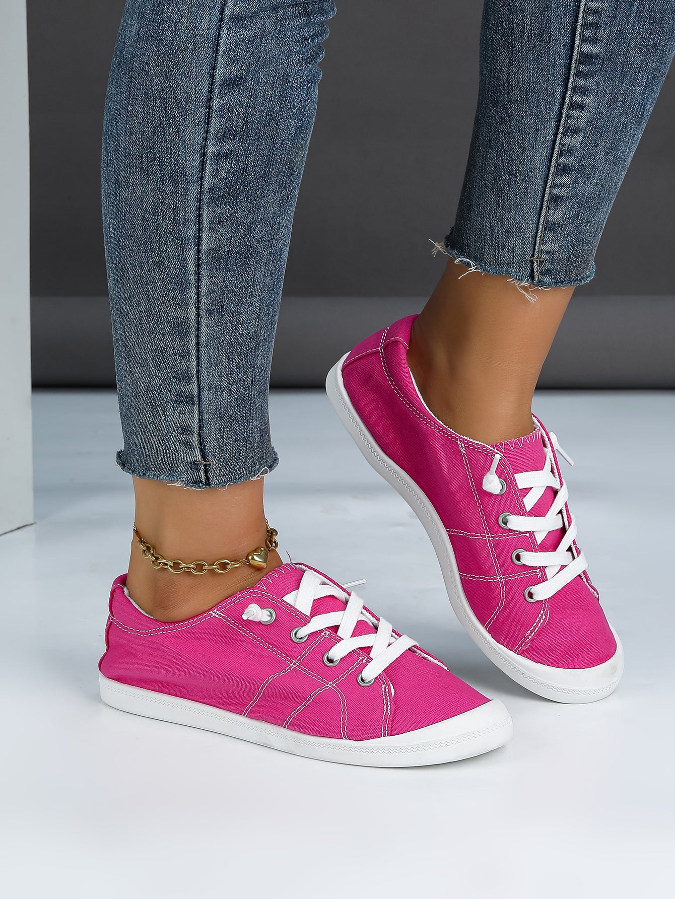Women's Plaid Canvas Lace-Up Sneakers