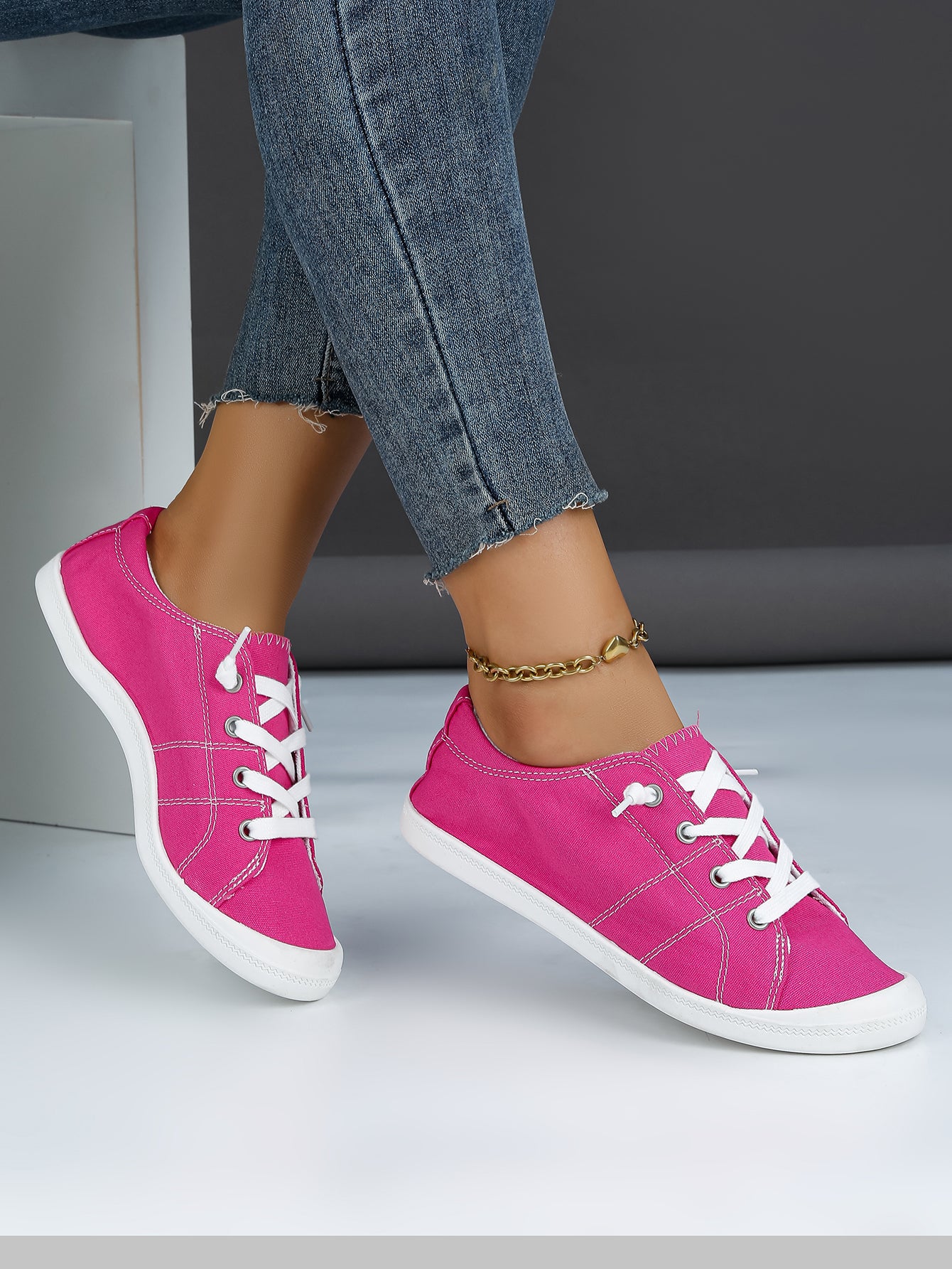 Women's Plaid Canvas Lace-Up Sneakers