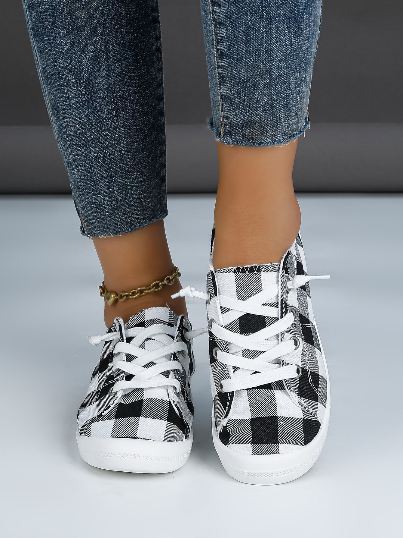 Women's Plaid Canvas Lace-Up Sneakers