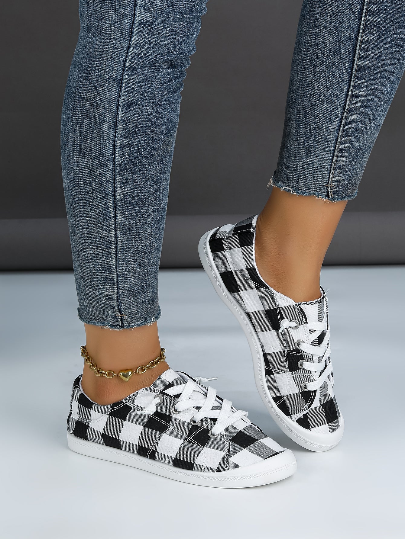 Women's Plaid Canvas Lace-Up Sneakers