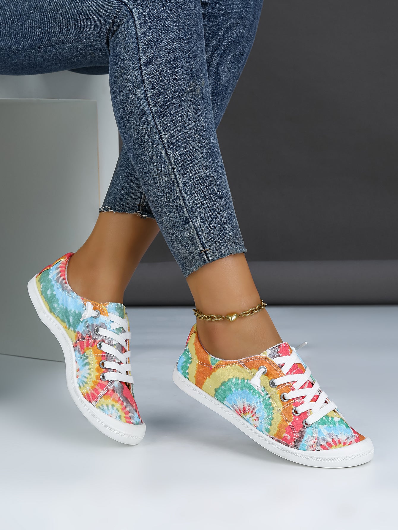 Women's Plaid Canvas Lace-Up Sneakers