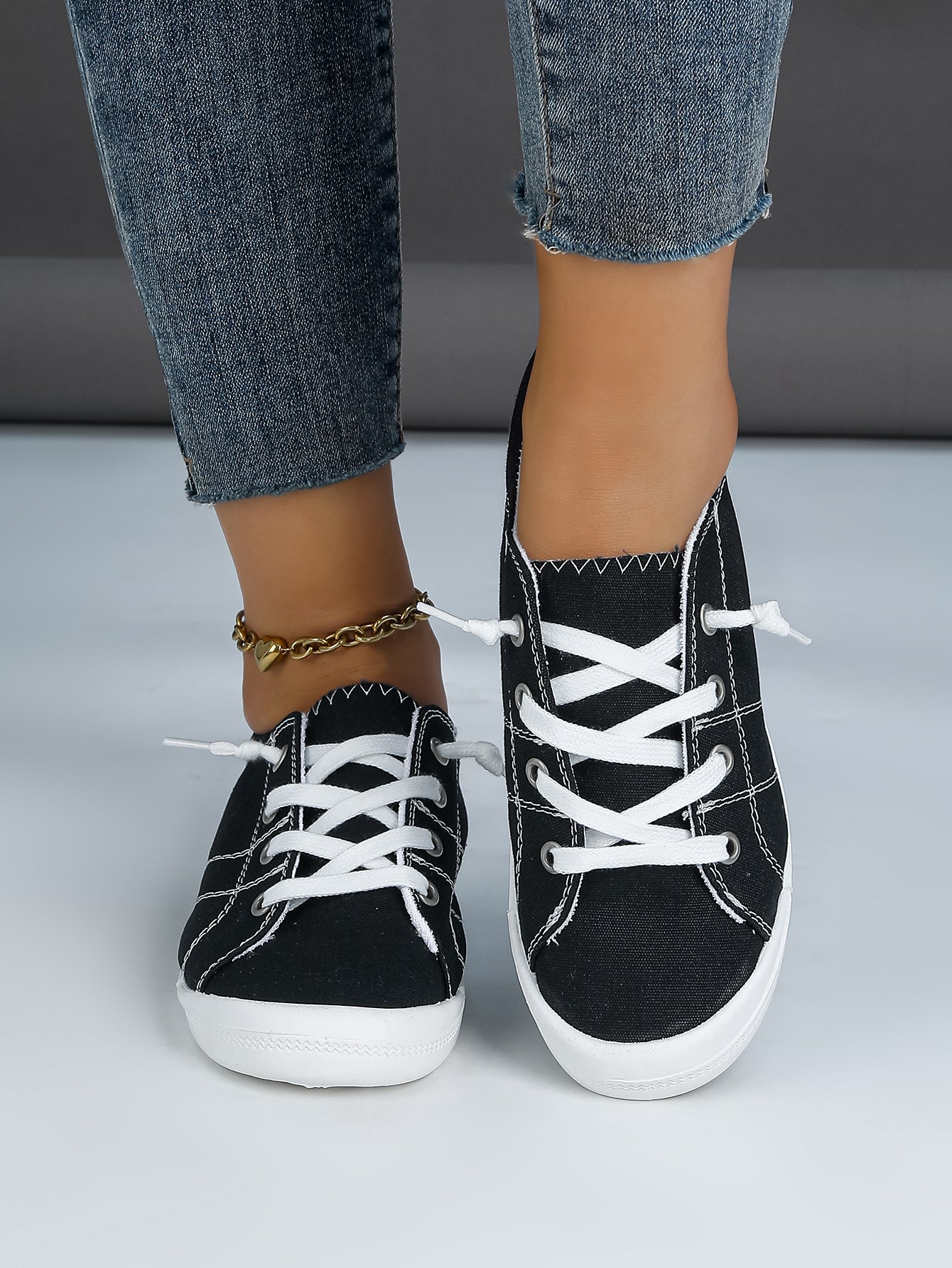 Women's Plaid Canvas Lace-Up Sneakers