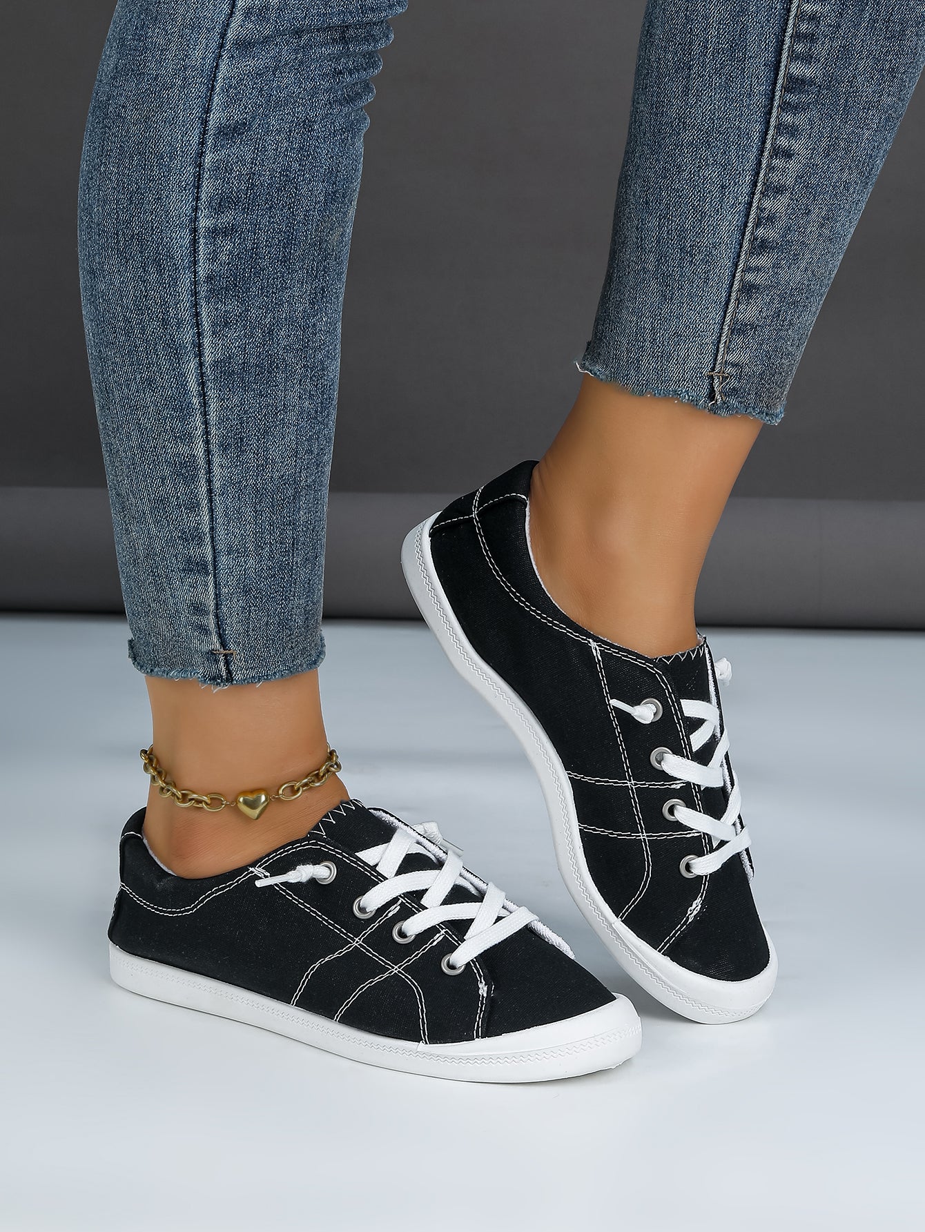 Women's Plaid Canvas Lace-Up Sneakers