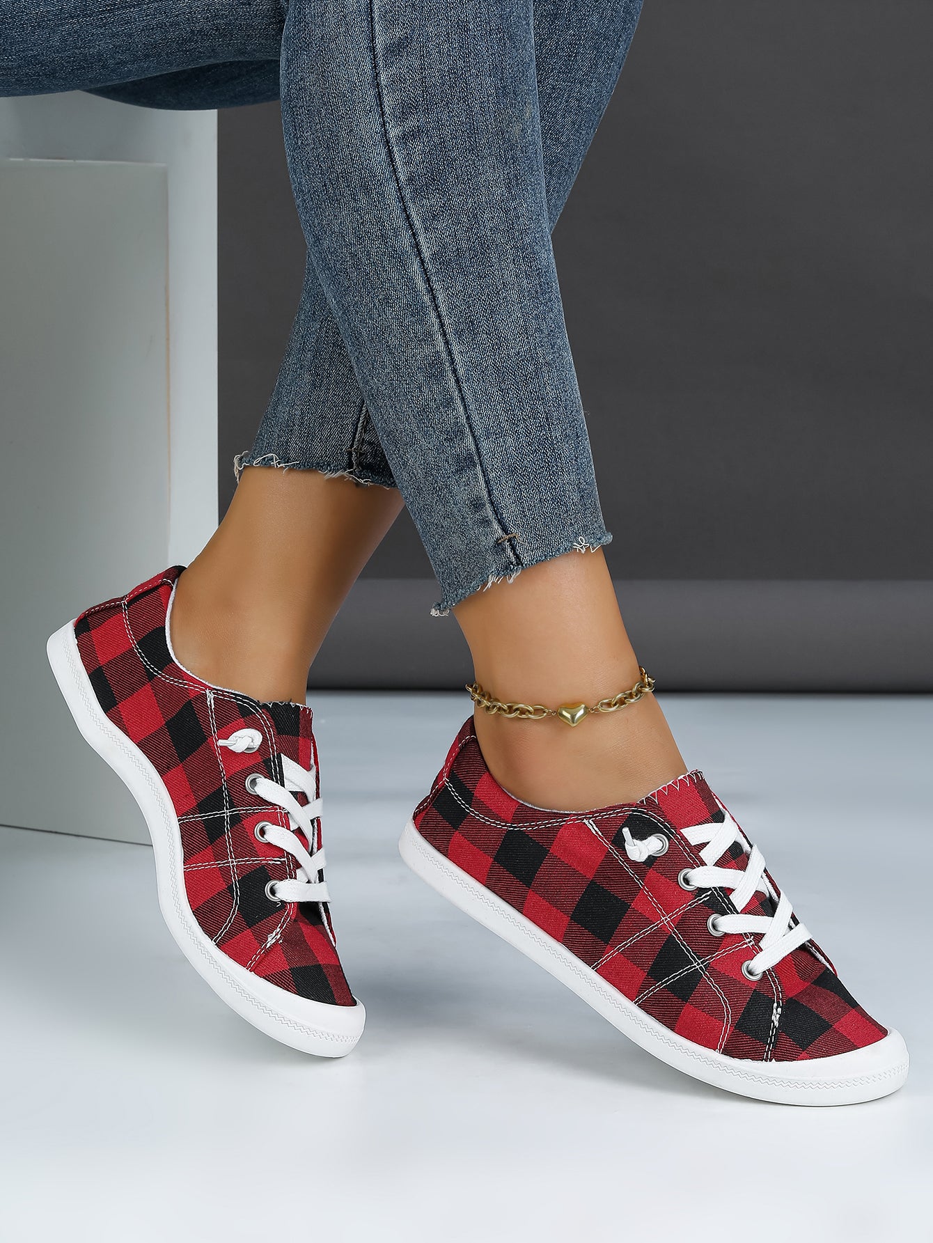 Women's Plaid Canvas Lace-Up Sneakers