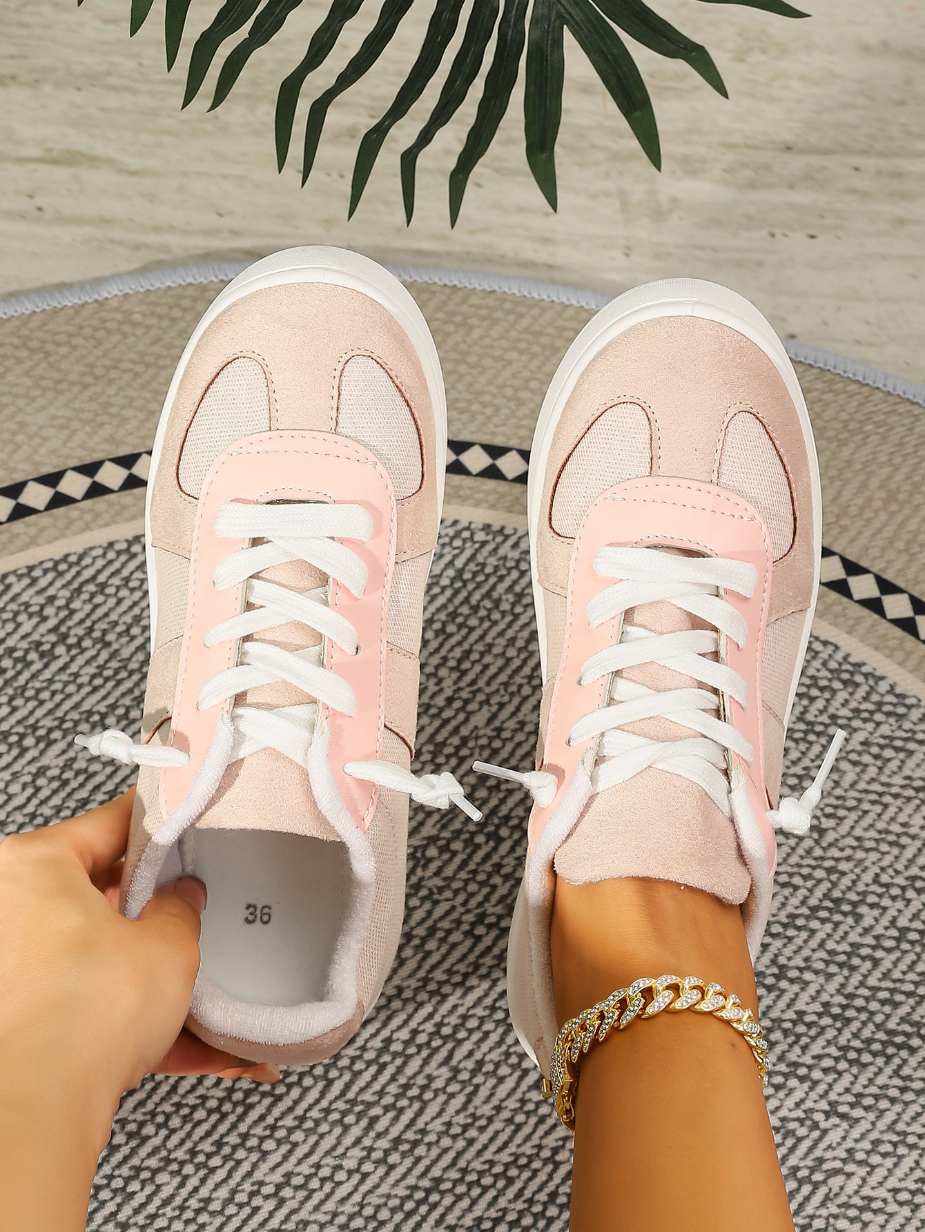 Women's Color Block Lace-Up Casual Sneakers