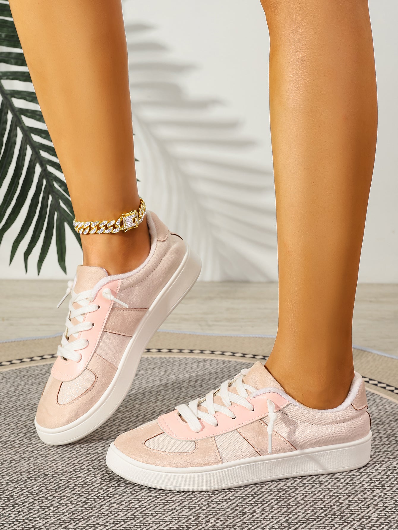 Women's Color Block Lace-Up Casual Sneakers