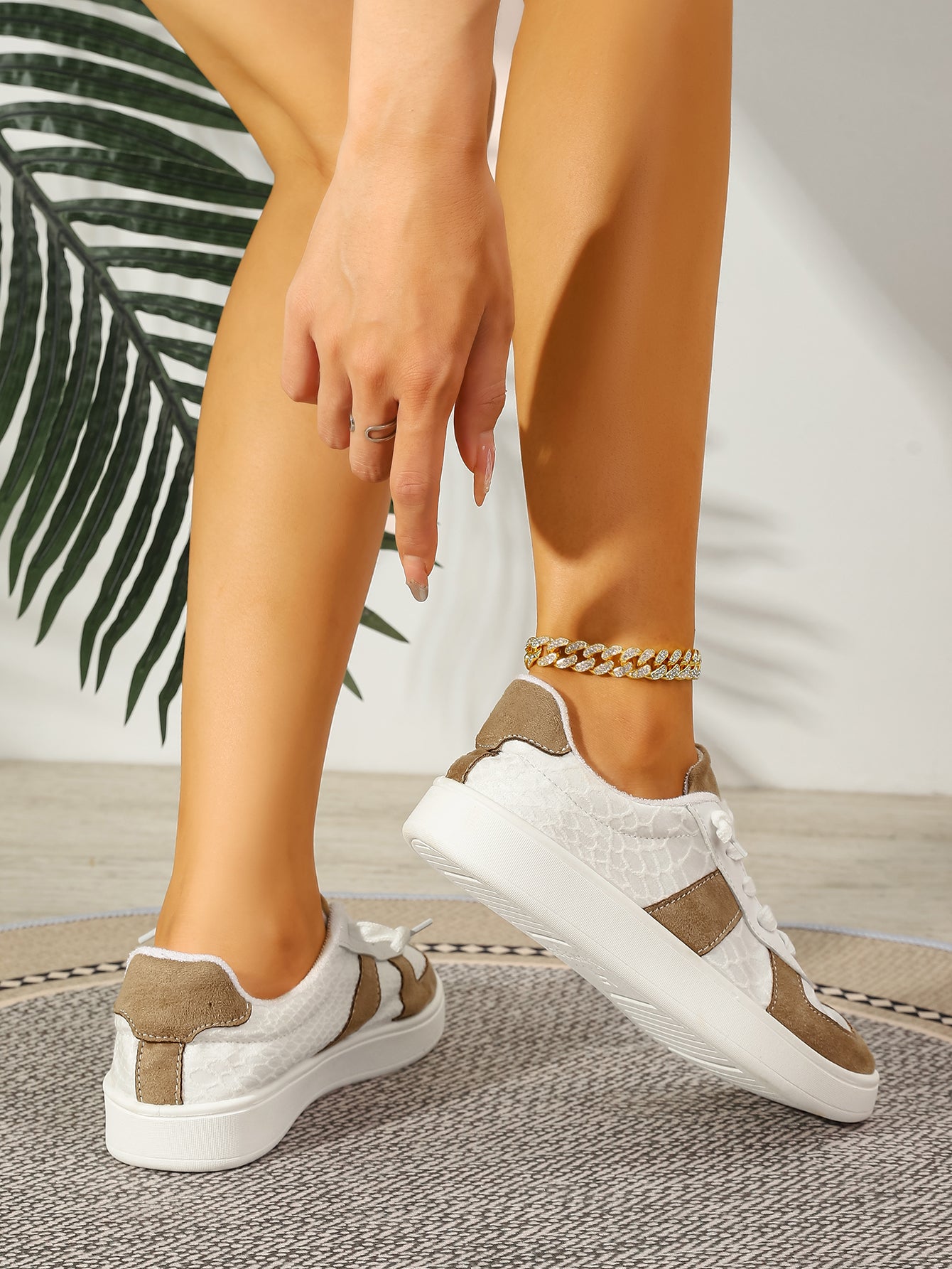 Women's Color Block Lace-Up Casual Sneakers