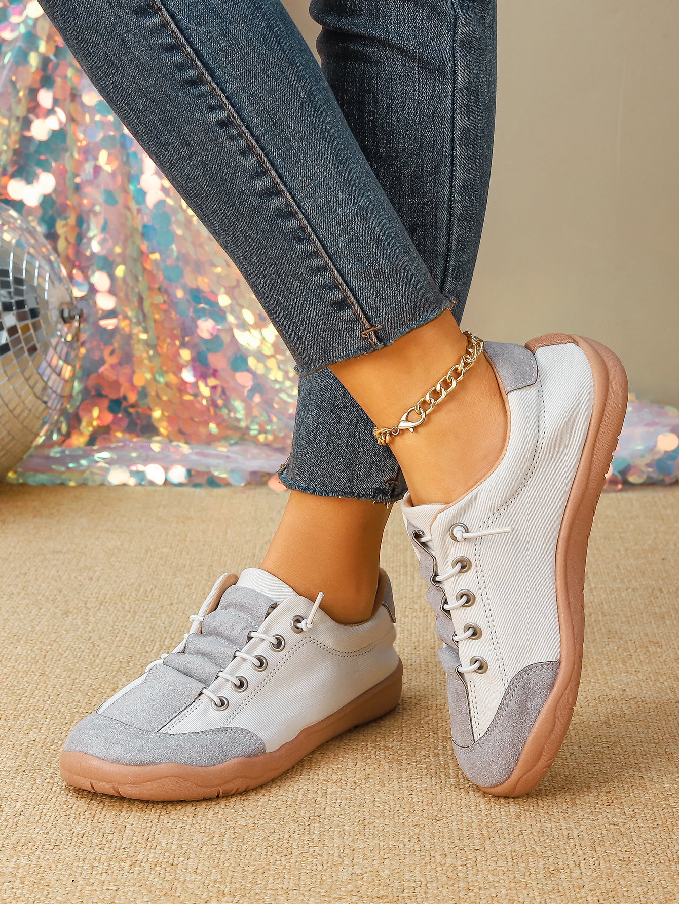 Women's Color Block Lace-Up Casual Sneakers