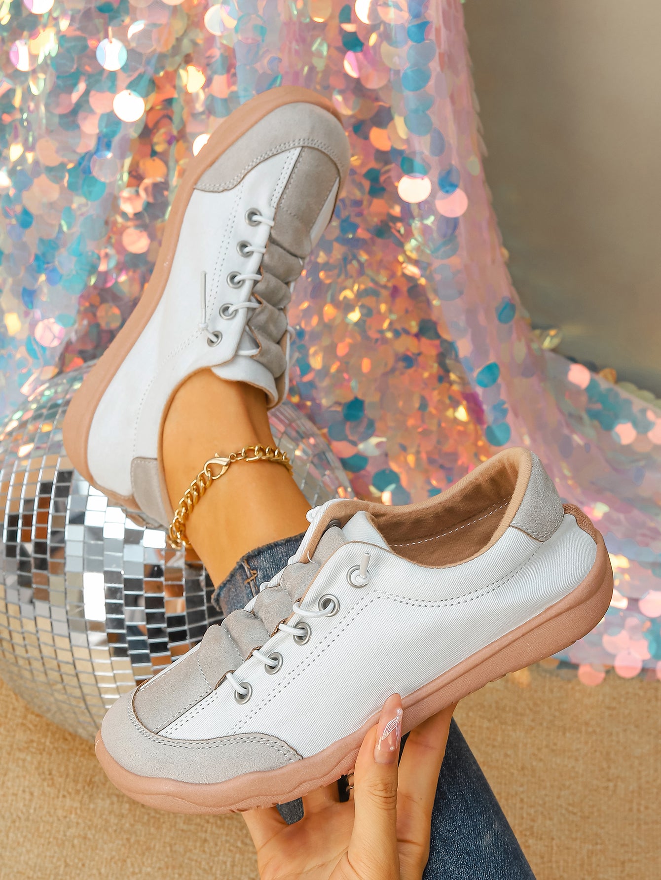 Women's Color Block Lace-Up Casual Sneakers