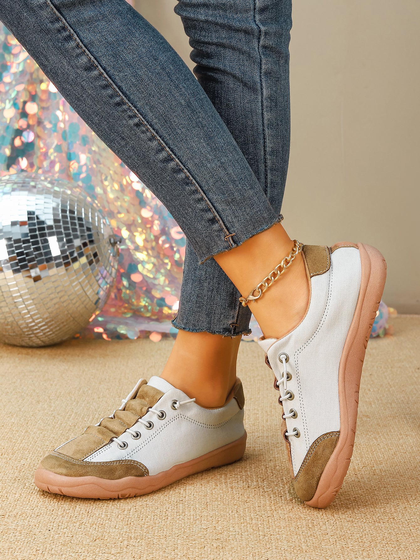 Women's Color Block Lace-Up Casual Sneakers
