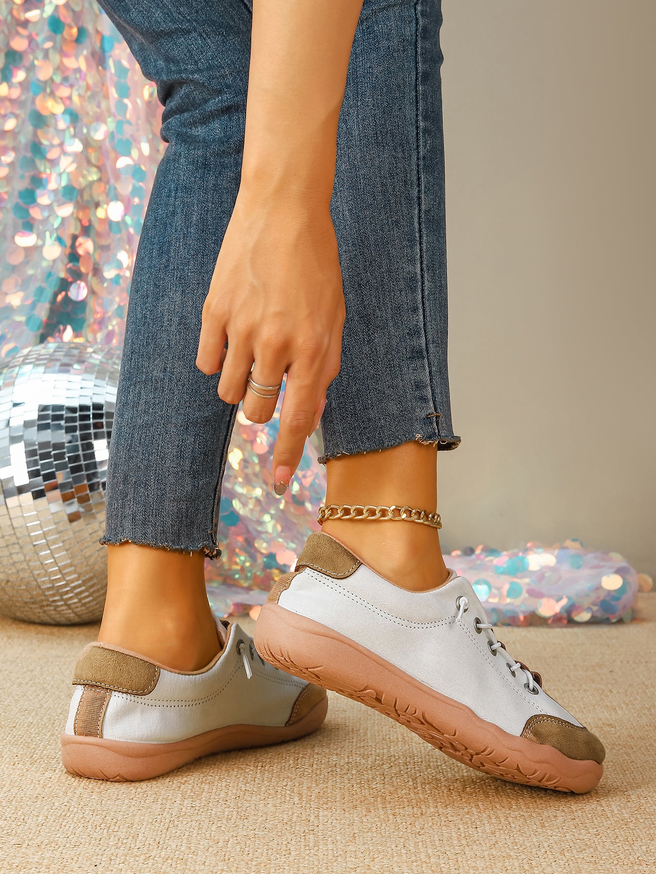 Women's Color Block Lace-Up Casual Sneakers