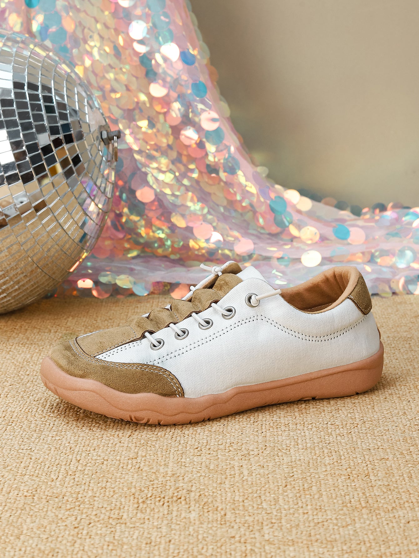 Women's Color Block Lace-Up Casual Sneakers